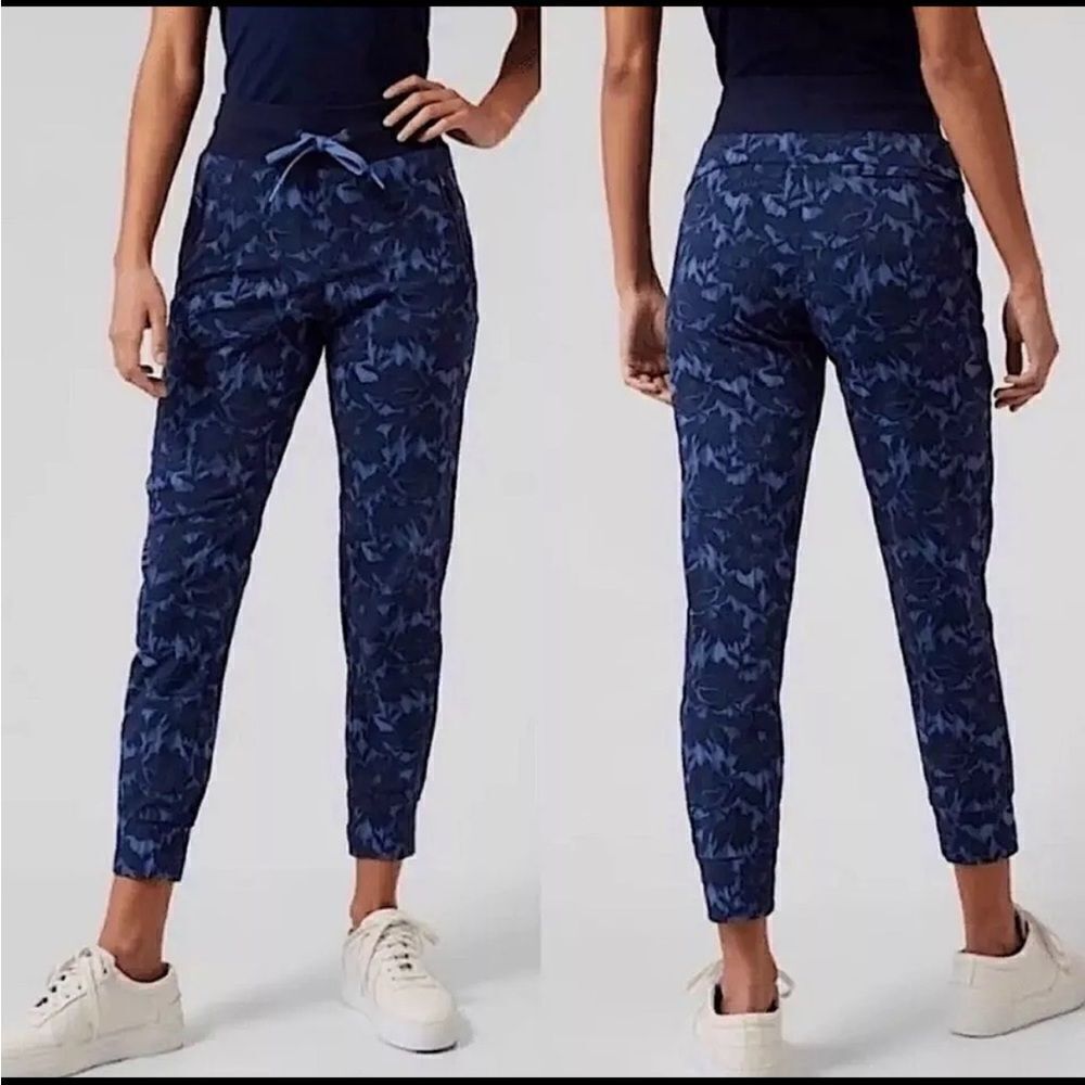 Athleta Trekkie North Printed Jogger Pants Women's Blue Floral